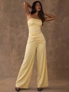 Set Sculpted Asymmetric - Sleek. Strapless. Sophisticated.